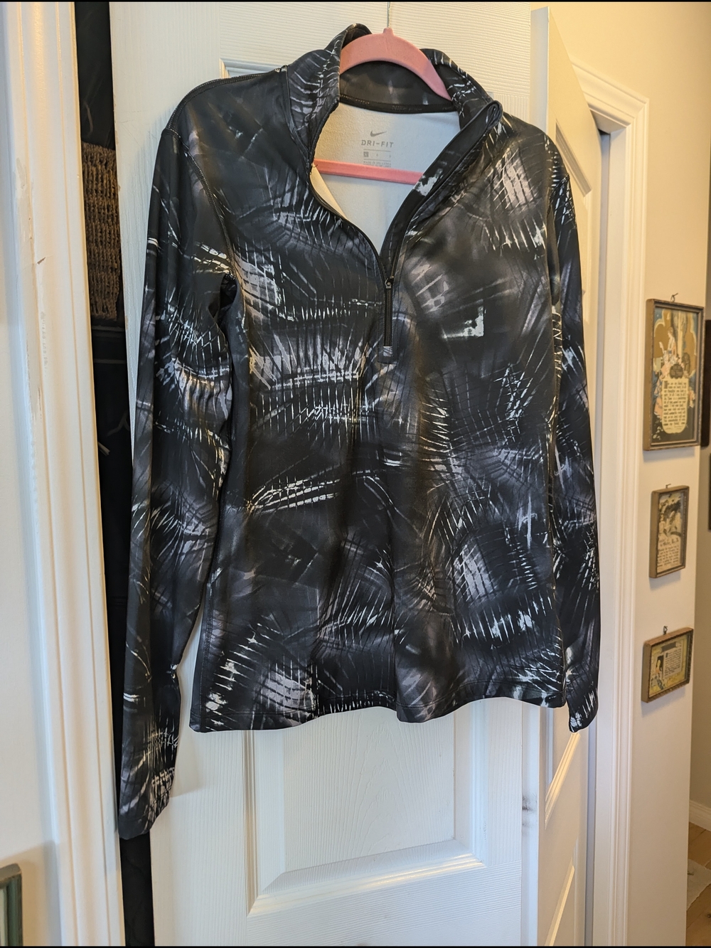 Nike Women's Black & Gray Abstract Quarter-Zip Dri-FIT Pullover